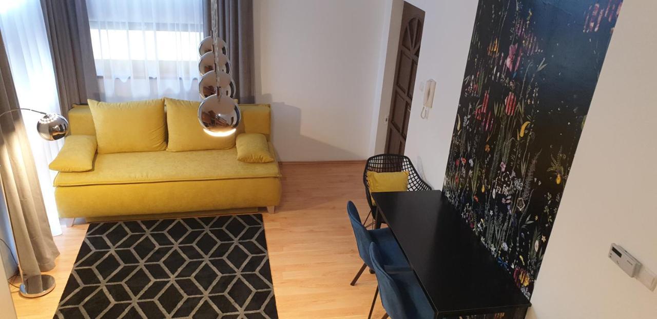 Grand Paradise Apartman มิชโคลซ์ ภายนอก รูปภาพ