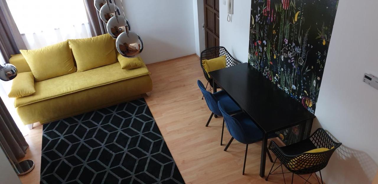 Grand Paradise Apartman มิชโคลซ์ ภายนอก รูปภาพ